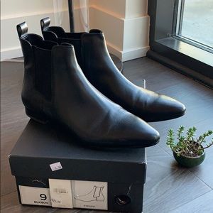 Banana Republic black upper leather booties size 9